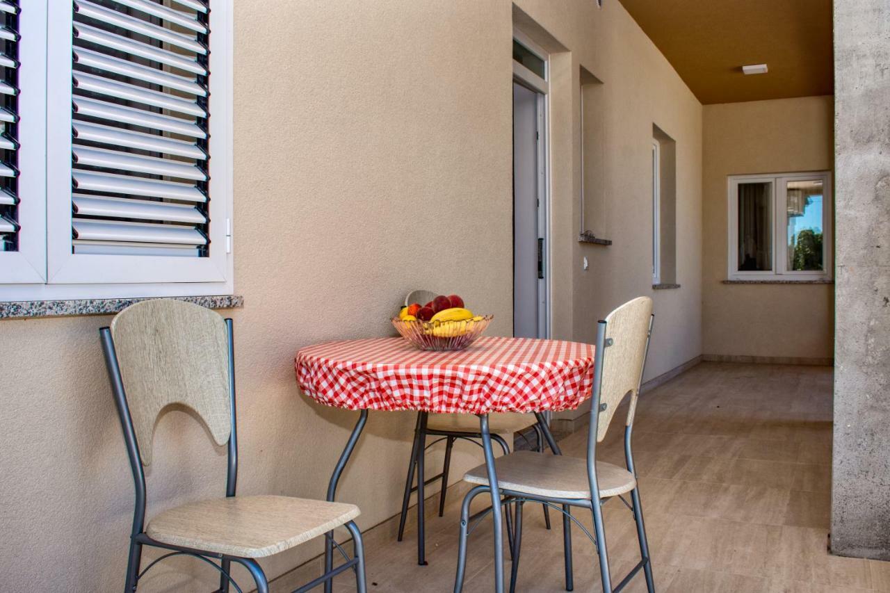 Apartman Ante Сукошан Екстер'єр фото